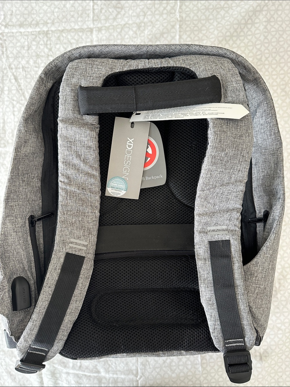 (NWT) XDesign Bobby Edge anti-theft backpack - Picture 2 of 4
